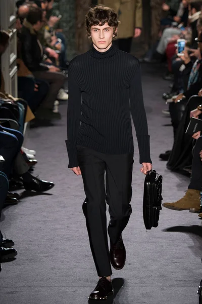 Look 37